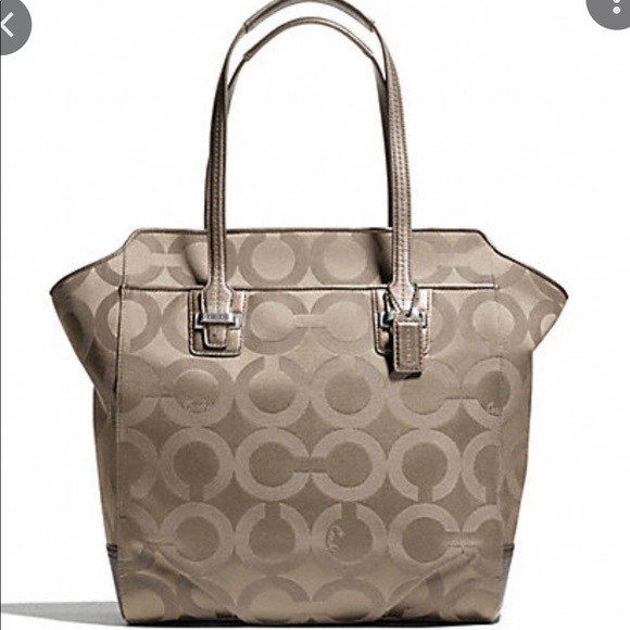 Coach Handbags - New Coach Taylor Tote Bag 💼